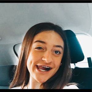 Meet your Posher, Ella